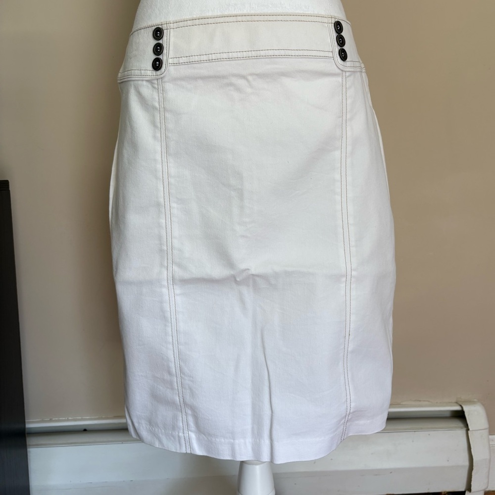 🎾 White A-Line Skirt